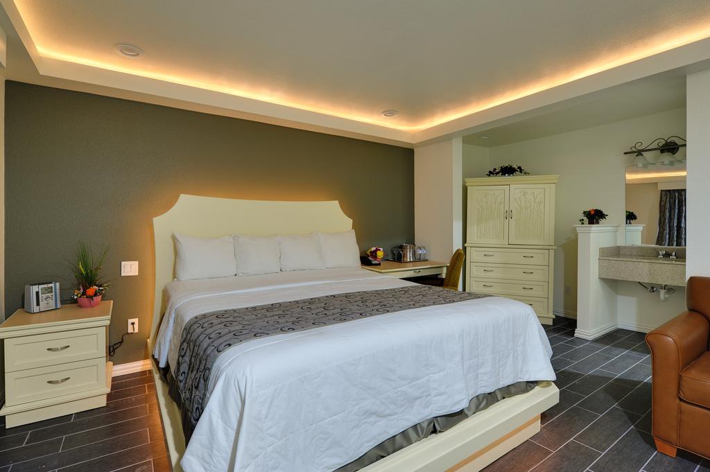 Romantic Inn & Suites Dallas Quarto foto